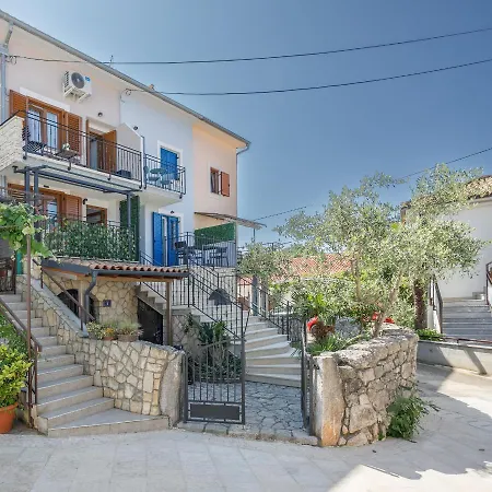 Apartmen Plus U Centru Blizu Plaze Nijvice Zewnętrze zdjęcie
