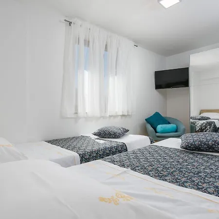 Apartmen Plus U Centru Blizu Plaze Nijvice Zewnętrze zdjęcie